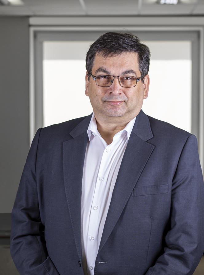 dr Artur Fałek